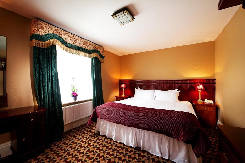 Riverbank House Hotel Ferrybank Oda fotoğraf